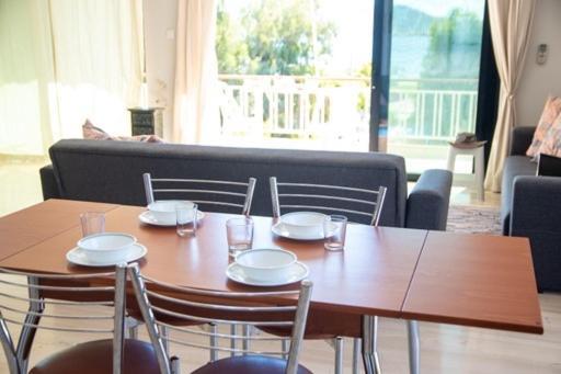 Lavish & Spacious Apt With Stunning Seaview, 10 Min Ath Airport Artemida  Exterior photo