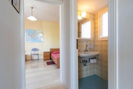 Lavish & Spacious Apt With Stunning Seaview, 10 Min Ath Airport Artemida  Exterior photo